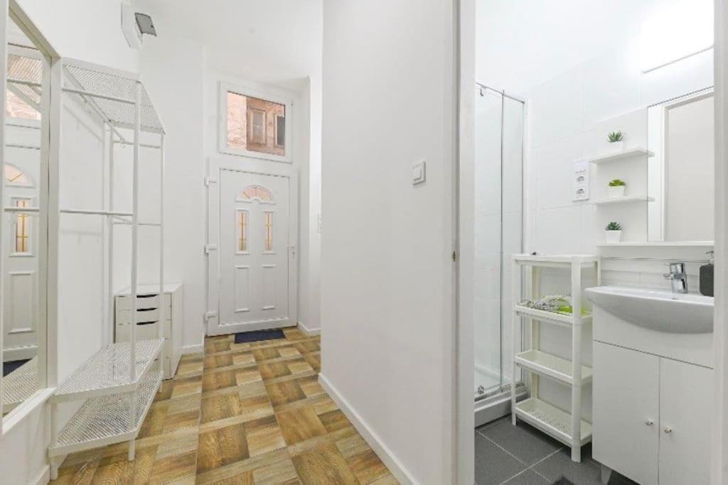 2 Bedroom Flat In Damjanich Str., Hirsch Budapest Exterior foto