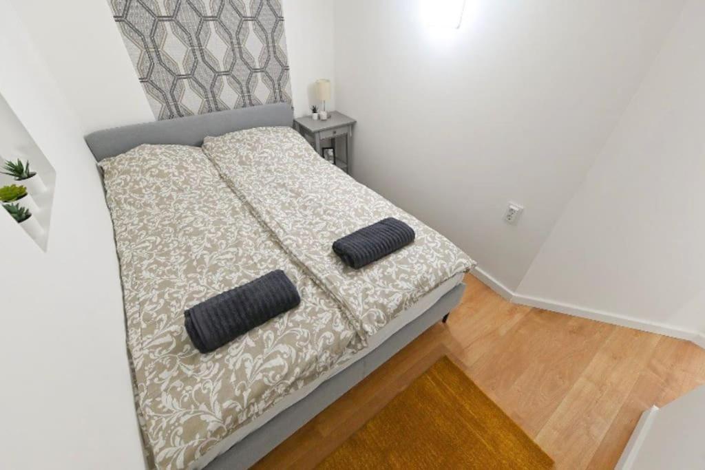 2 Bedroom Flat In Damjanich Str., Hirsch Budapest Exterior foto